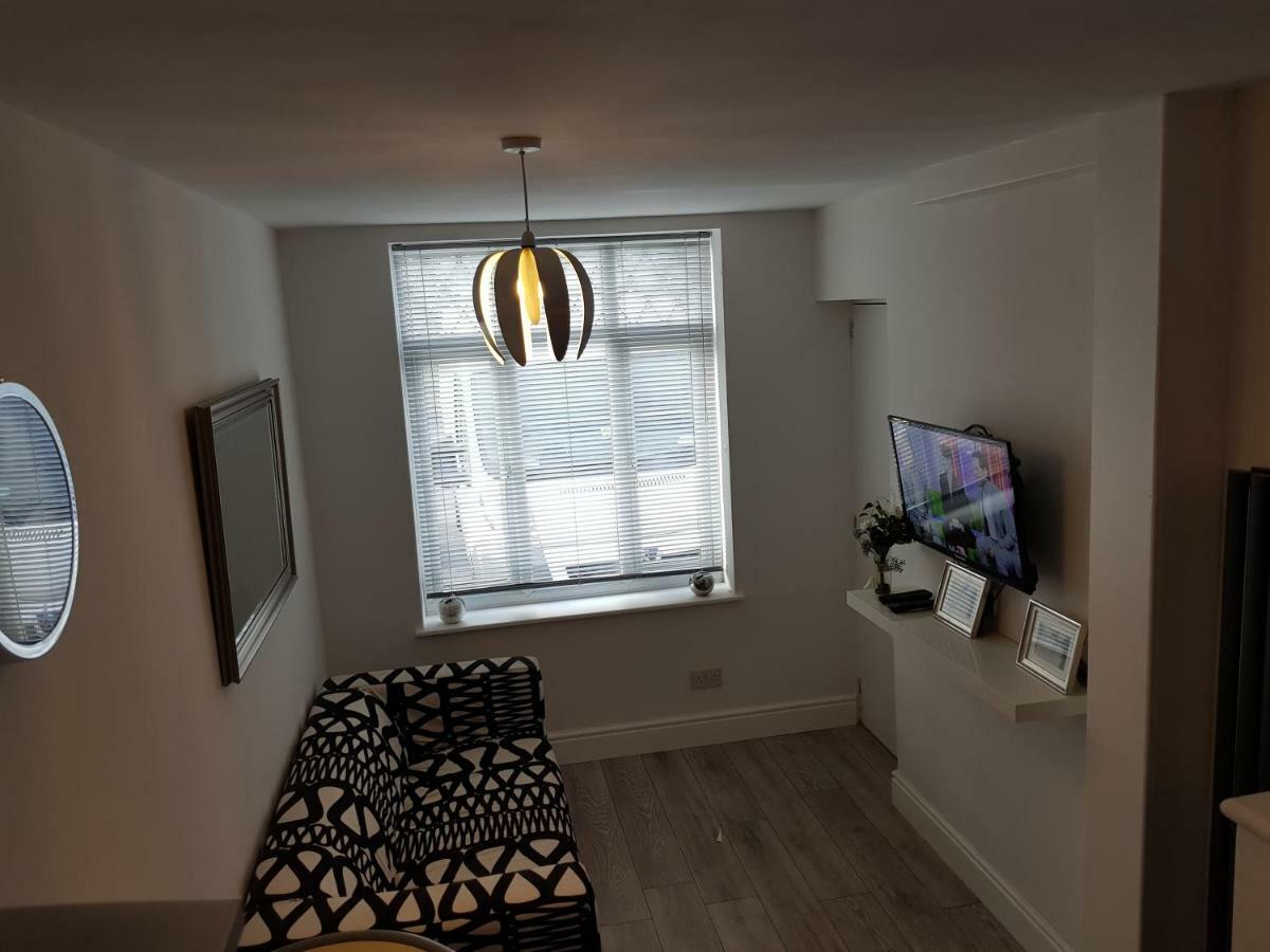Webb Place 2 Bedroom Apartment ! Croydon Dış mekan fotoğraf