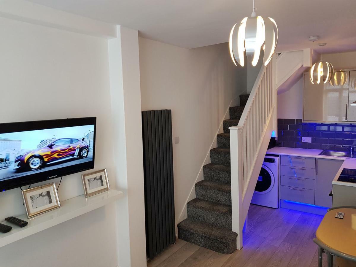 Webb Place 2 Bedroom Apartment ! Croydon Dış mekan fotoğraf